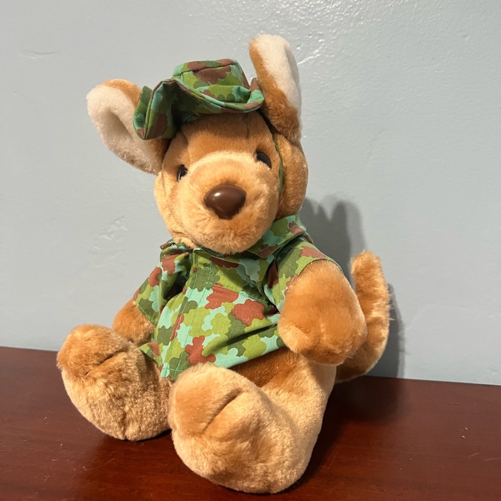 VTG Dakin 1987 Duke Willaby Way Outback Camouflage Kangaroo Stuffed Plush 9”